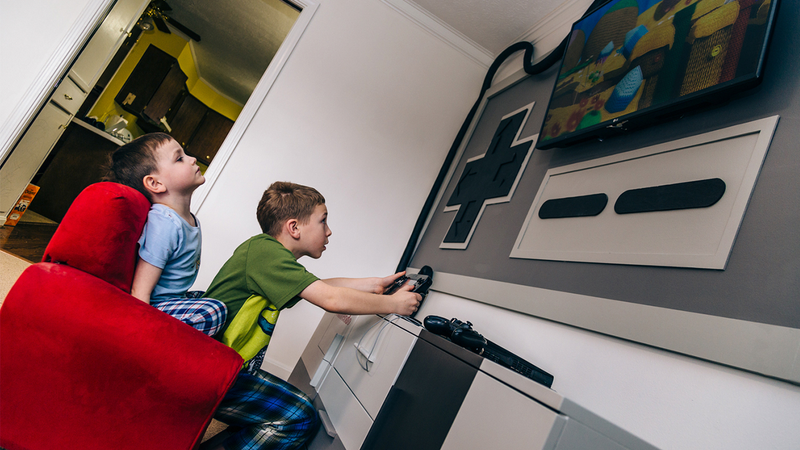 Illustration for article titled A Giant NES Home Theater Is Exactly How Duck Hunt Was Meant to Be Played
